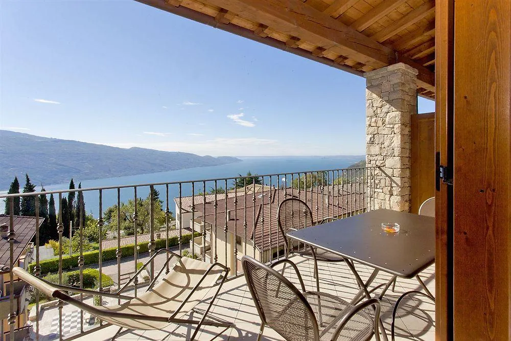 Residence Besass, Gtsgroup Tignale 5*,  Italy